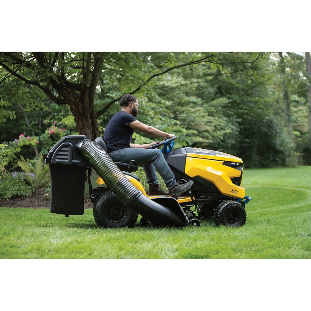 Cub Cadet XT1 LT42E 42-Inch Electric Lawn Tractor image 6