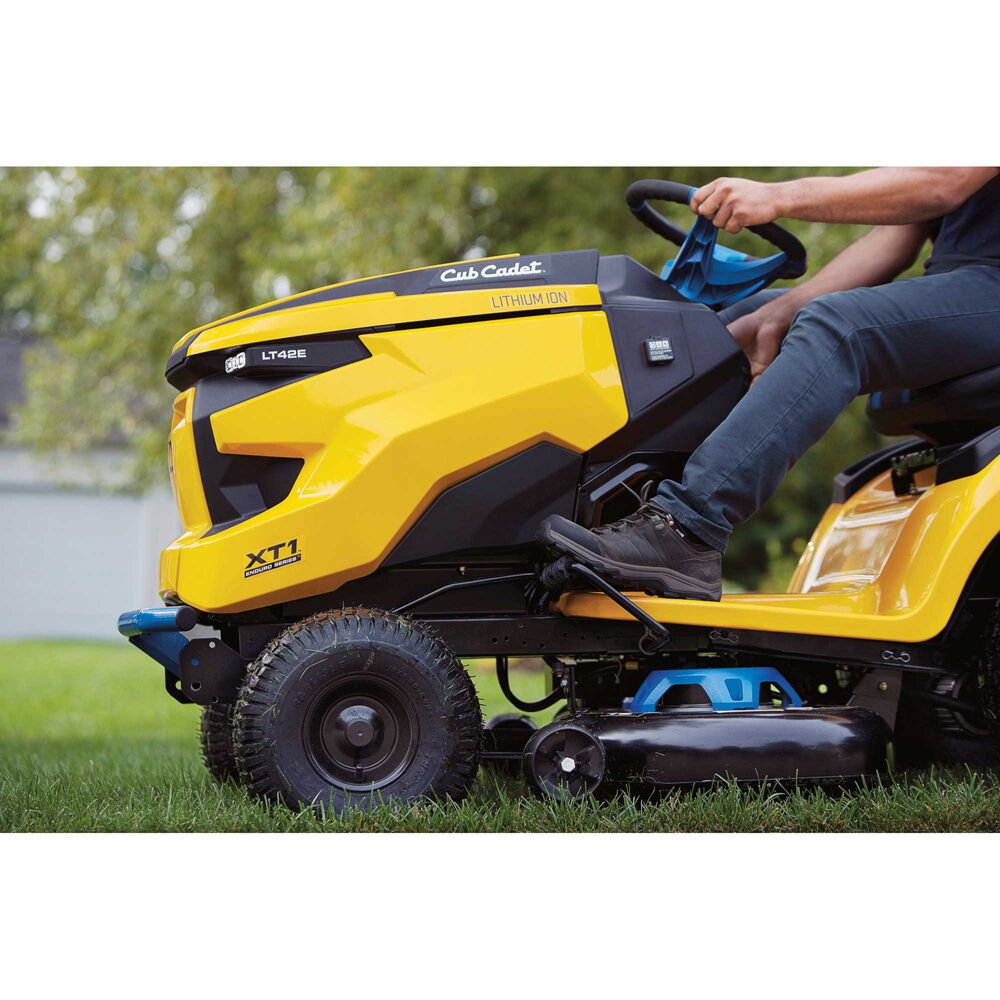 Cub Cadet XT1 LT42E 42-Inch Electric Lawn Tractor image 5